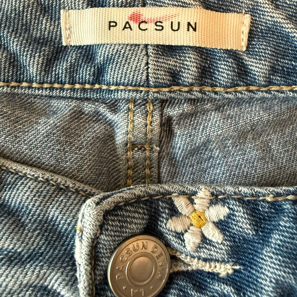 PacSun Blue Mom Jeans with White Daisy Embroidery - Picture 3 of 4